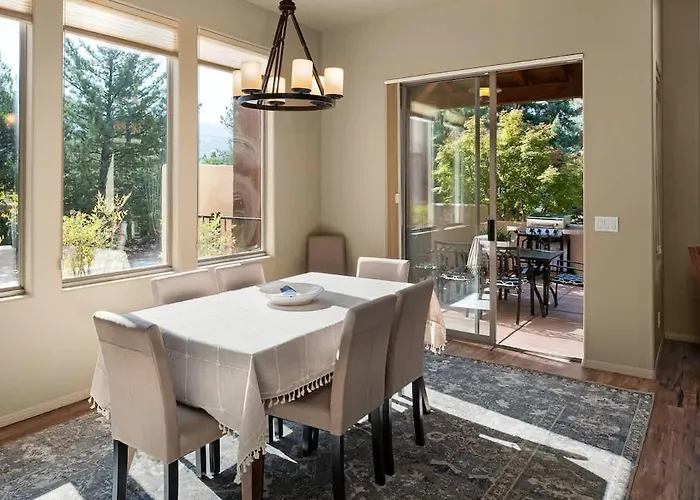 Luxe Design And Amazing Views With Hot Tub For Family Holiday home Sedona