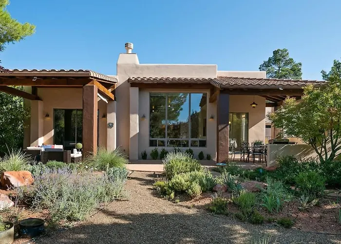 Holiday home Luxe Design And Amazing Views With Hot Tub For Family