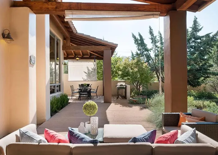 Luxe Design And Amazing Views With Hot Tub For Family *