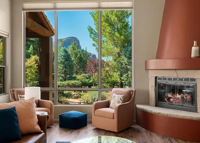 Luxe Design And Amazing Views With Hot Tub For Family Holiday home *
